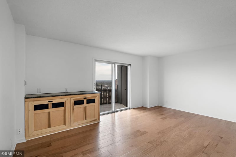 410 Groveland Ave #1906, Minneapolis, MN 55403