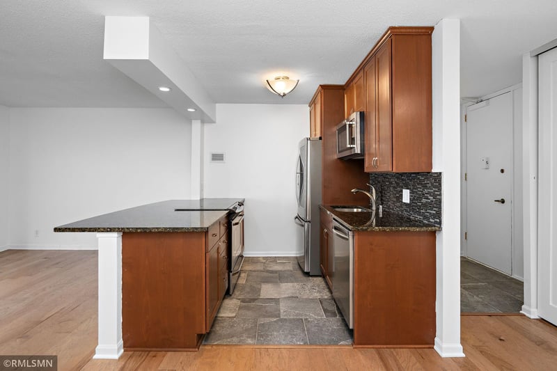 410 Groveland Ave #1906, Minneapolis, MN 55403