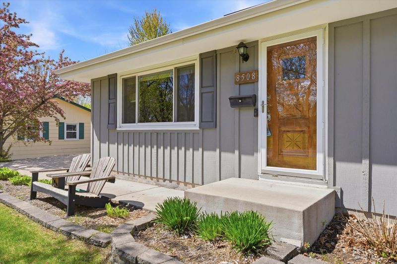 8508 Quinn Ave S, Bloomington, MN 55437