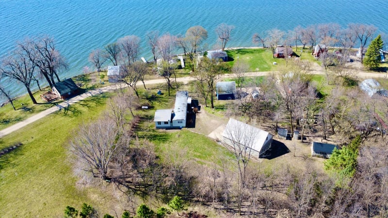 33798 Shady Oak Dr, Clinton, MN 56225
