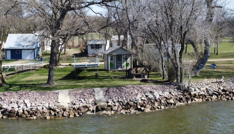 33798 Shady Oak Dr, Clinton, MN 56225