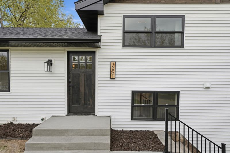 15901 W 62nd St, Eden Prairie, MN 55346