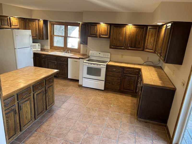 341 Parker Ave E, Dassel, MN 55325