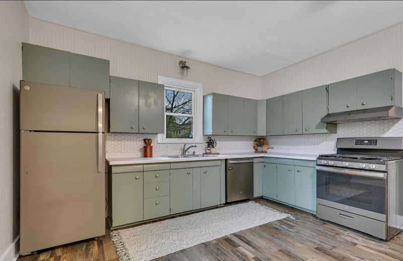 110 7th St S, Sauk Rapids, MN 56379