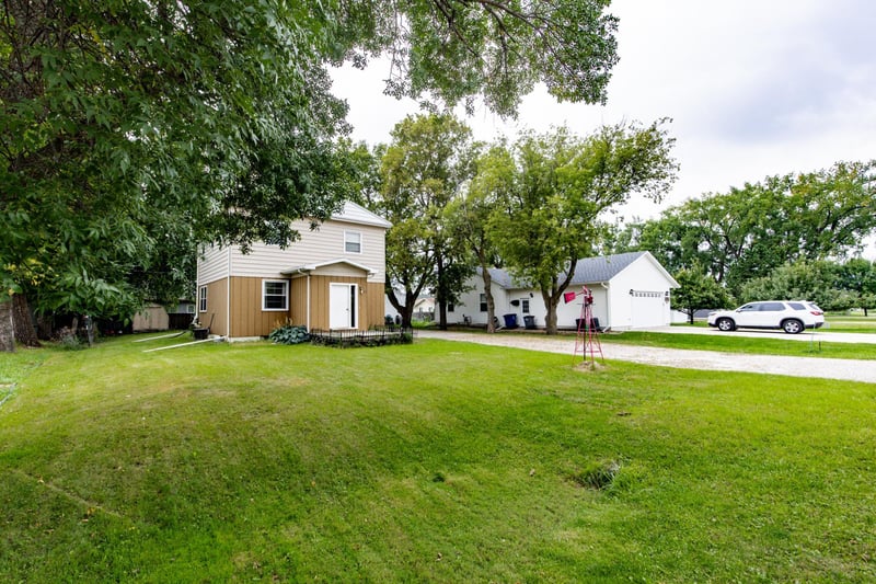 1009 18th Ave N, Moorhead, MN 56560