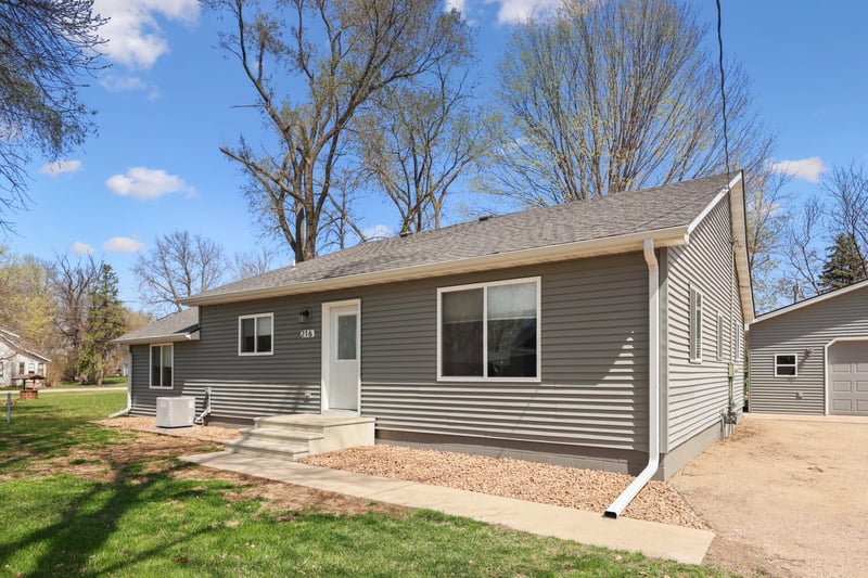 216 N Casey St, Darwin, MN 55324