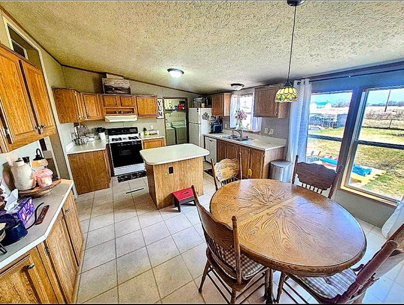 116 3rd St S, Gaylord, MN 55334