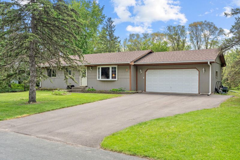 774 Vicky Ln, Circle Pines, MN 55014