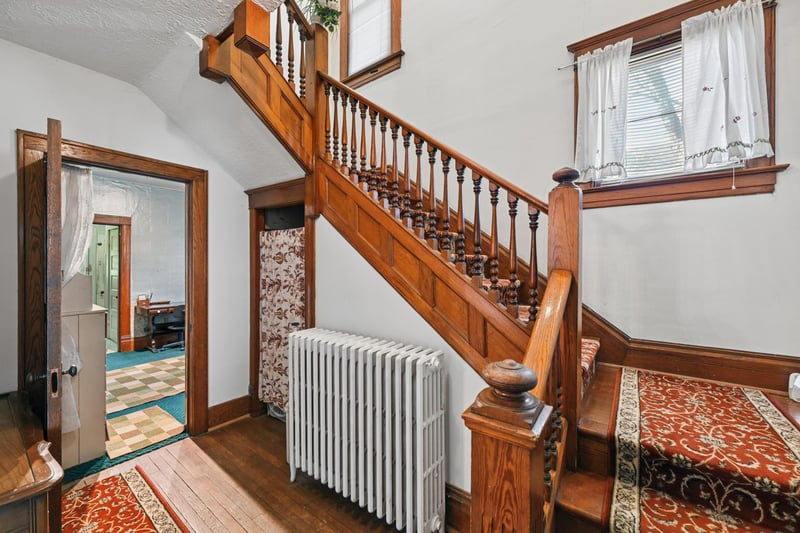 335 Adams St SE, Hutchinson, MN 55350