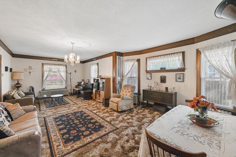 335 Adams St SE, Hutchinson, MN 55350