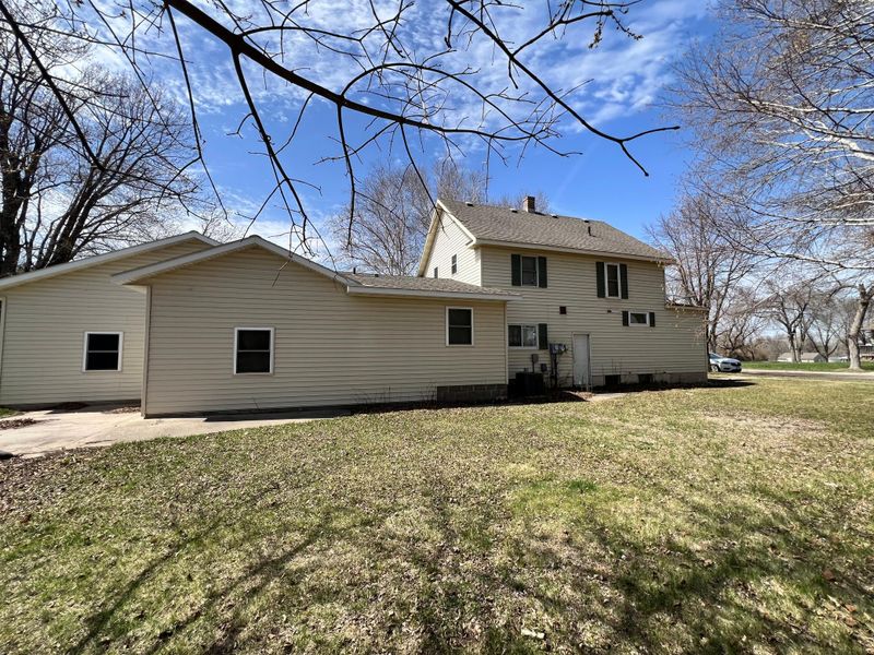 324 E Snelling Ave, Appleton, MN 56208