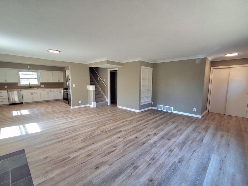 3649 Regent Ave N, Robbinsdale, MN 55422