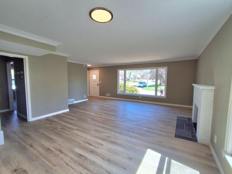 3649 Regent Ave N, Robbinsdale, MN 55422