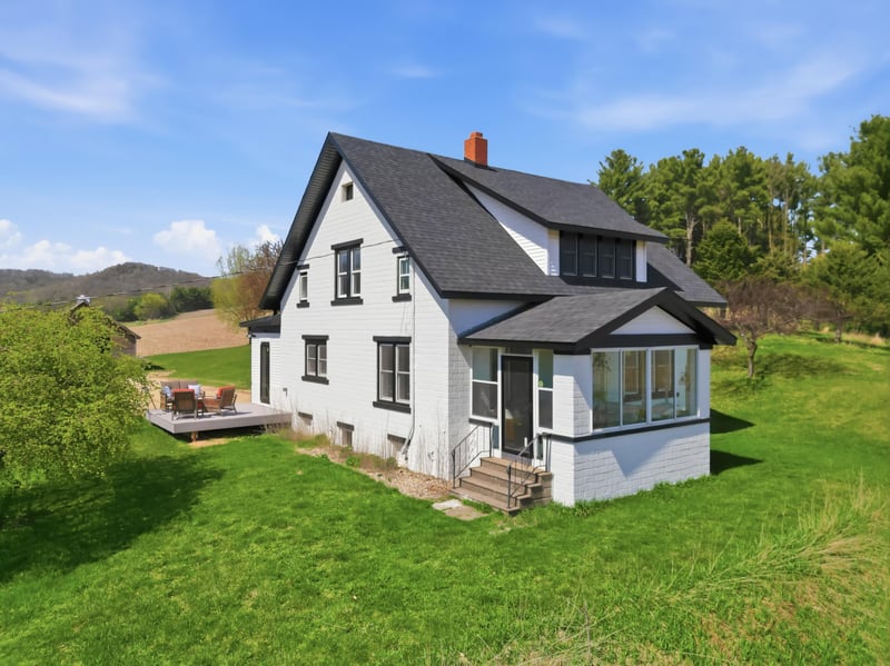 N19027 County Road F, Trempealeau, WI 54661
