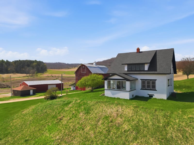 N19027 County Road F, Trempealeau, WI 54661