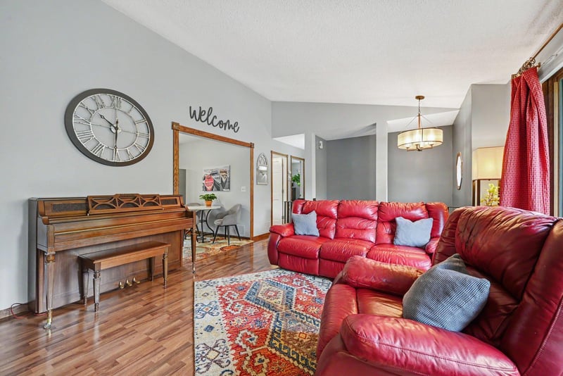4932 Hanover Rd, Mound, MN 55364