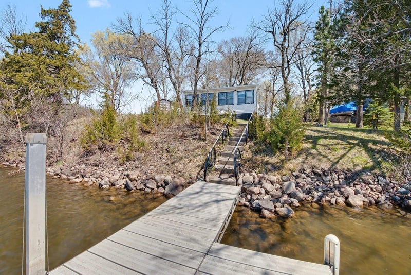 1362 Scenic Hideaway Ln NE, Elysian, MN 56028