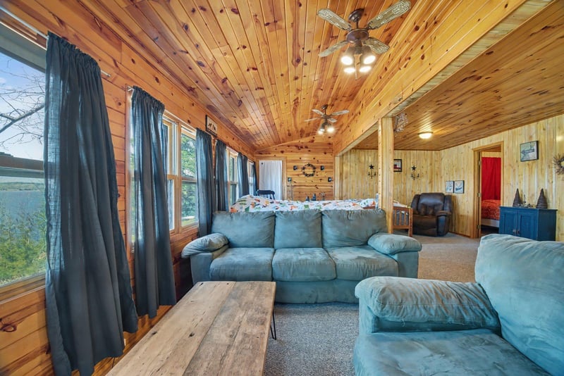 1362 Scenic Hideaway Ln NE, Elysian, MN 56028