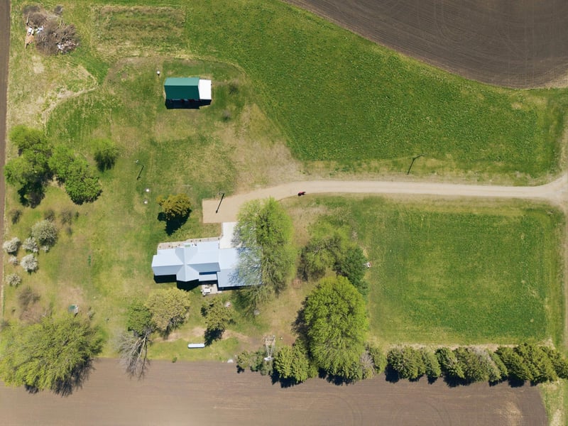 13291 Pony Rd, Belle Plaine, MN 56011