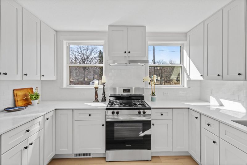 582 York Ave, Saint Paul, MN 55130