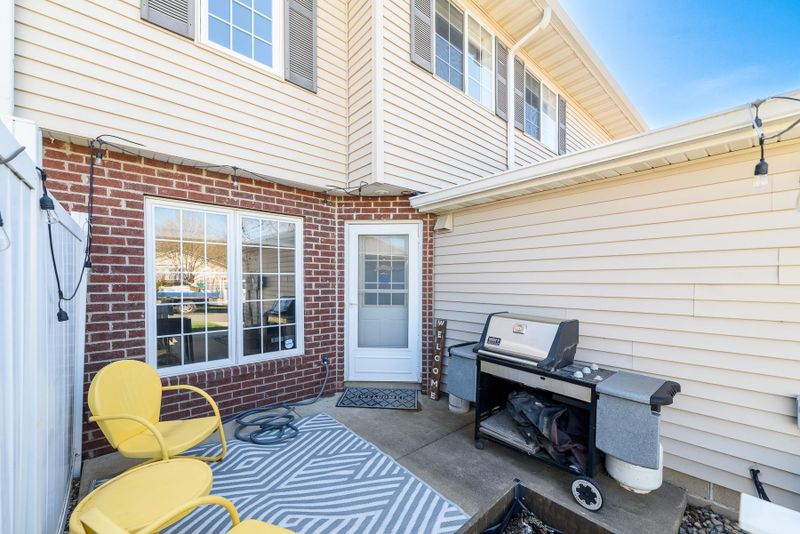 1211 Primrose Ln, Waconia, MN 55387