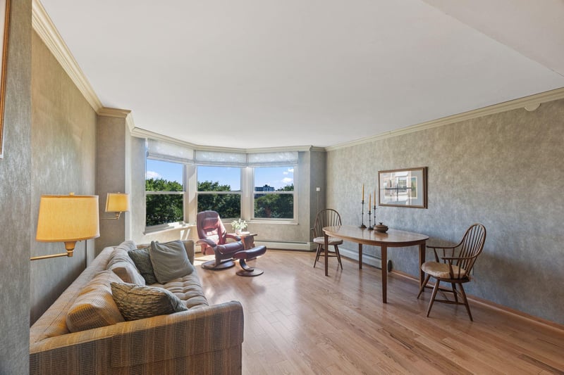 1425 W 28th St #508, Minneapolis, MN 55408