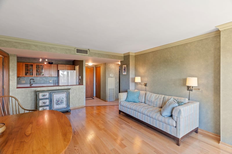 1425 W 28th St #508, Minneapolis, MN 55408