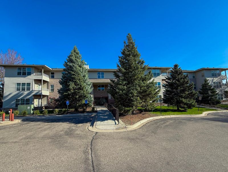 9201 Medicine Lake Rd #307, Golden Valley, MN 55427