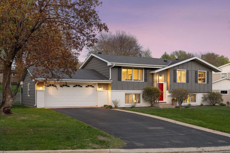 8317 Beard Rd, Bloomington, MN 55431