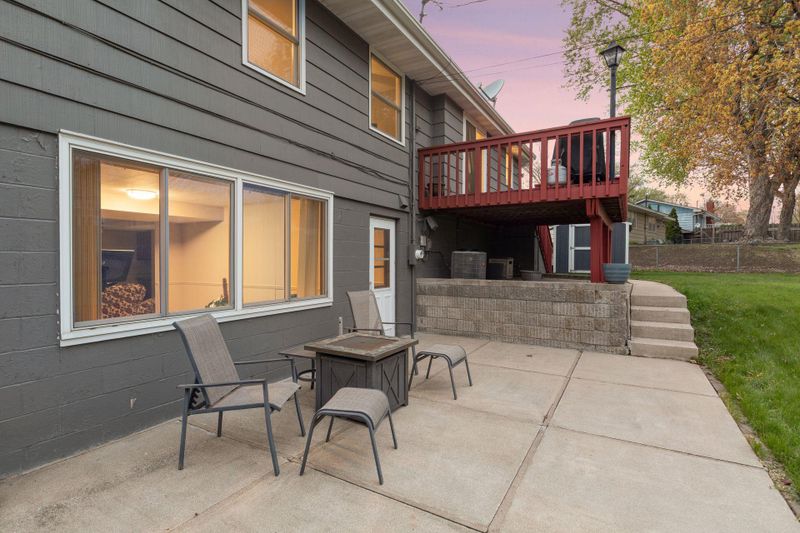 8317 Beard Rd, Bloomington, MN 55431