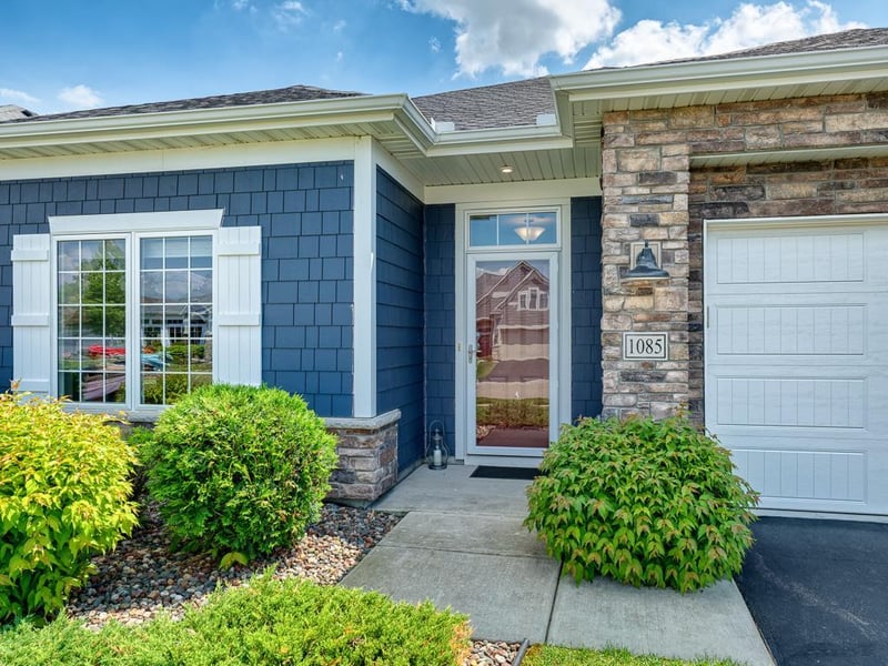 1085 Roselyn Dr, Victoria, MN 55386