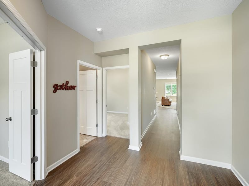 1085 Roselyn Dr, Victoria, MN 55386