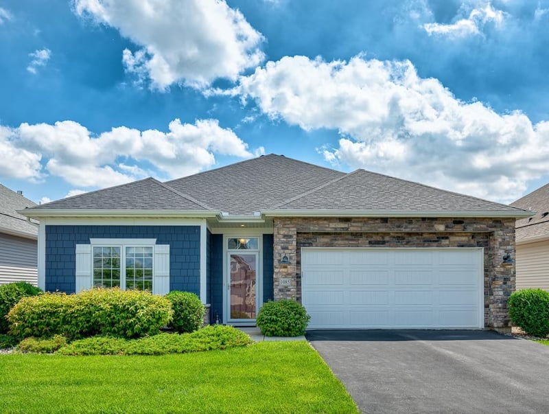 1085 Roselyn Dr, Victoria, MN 55386