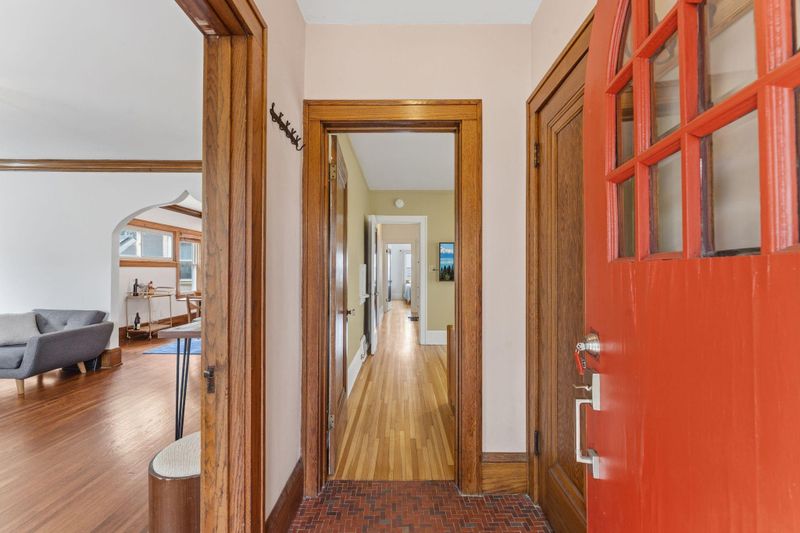 3032 E Minnehaha Pw, Minneapolis, MN 55406