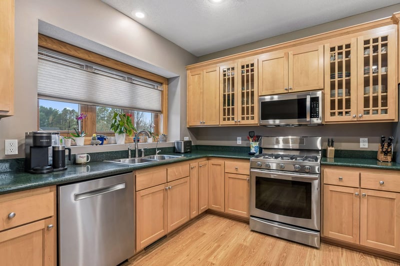 20269 Eidelweiss St NW, Cedar, MN 55011
