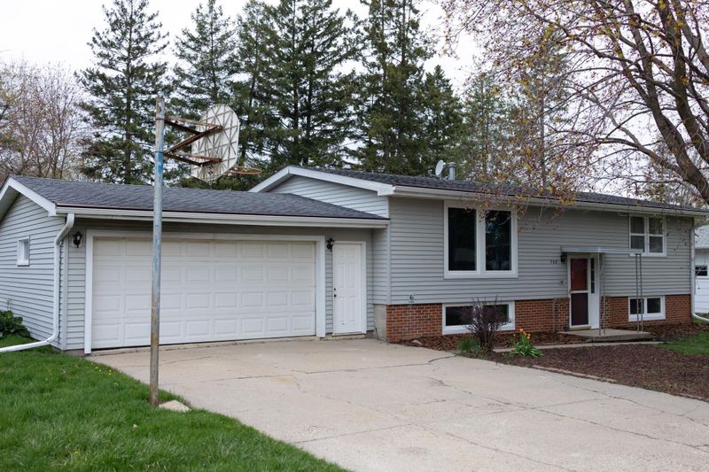 768 2nd Ave, Zumbrota, MN 55992