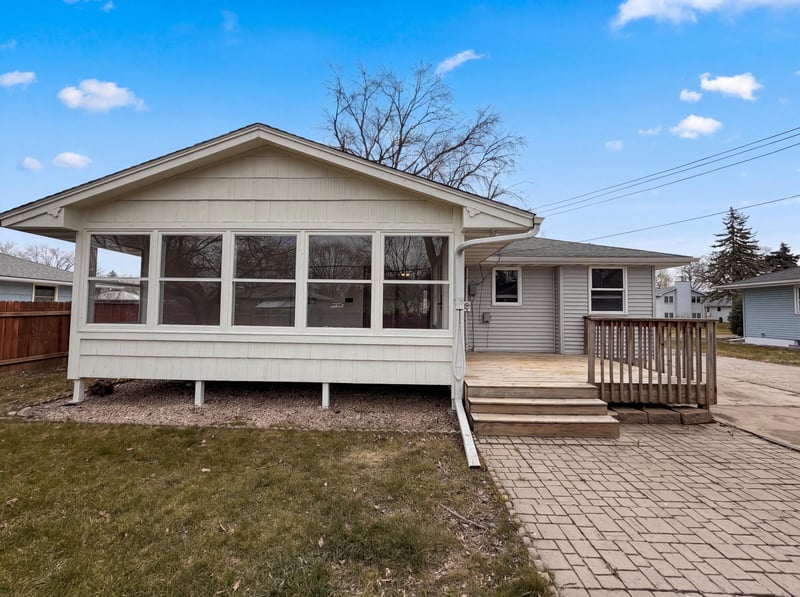 6319 Perry Ave N, Brooklyn Center, MN 55429