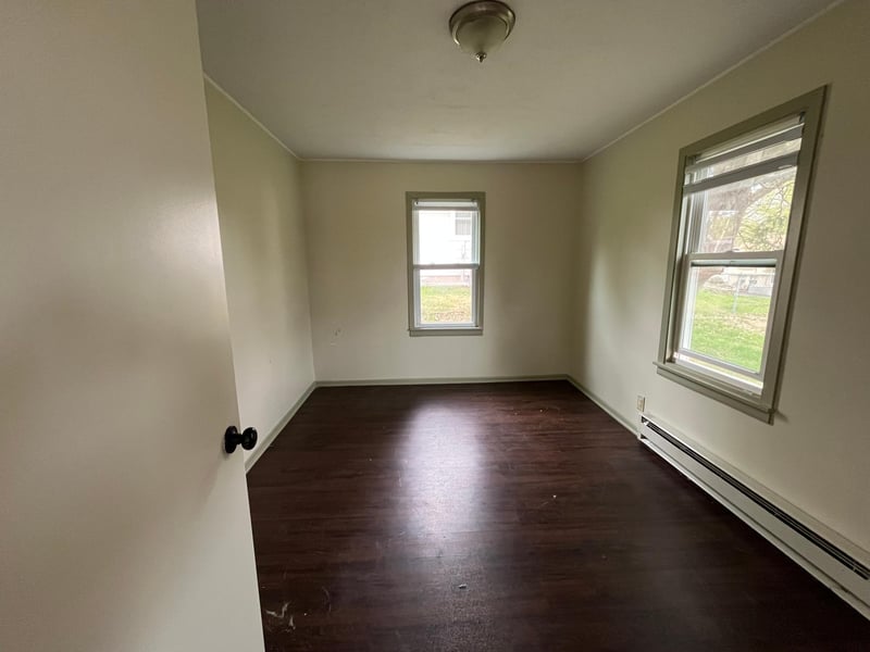 1309 Hillsboro Ave N, Golden Valley, MN 55427