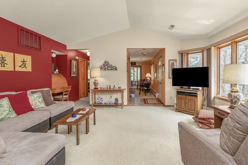 2569 Sumac Cir, White Bear Lake, MN 55110