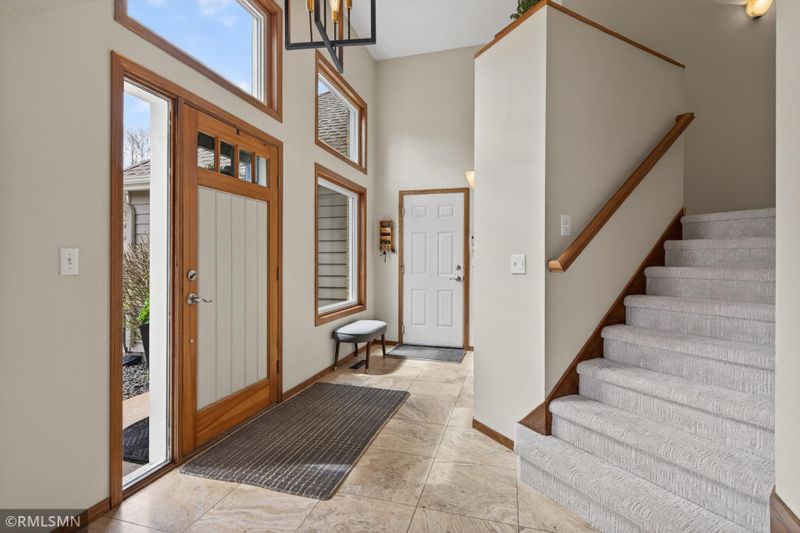 1703 Anderlie Ln W, White Bear Twp, MN 55110