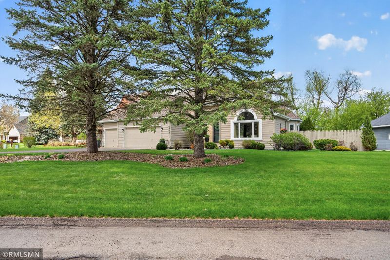 1703 Anderlie Ln W, White Bear Twp, MN 55110