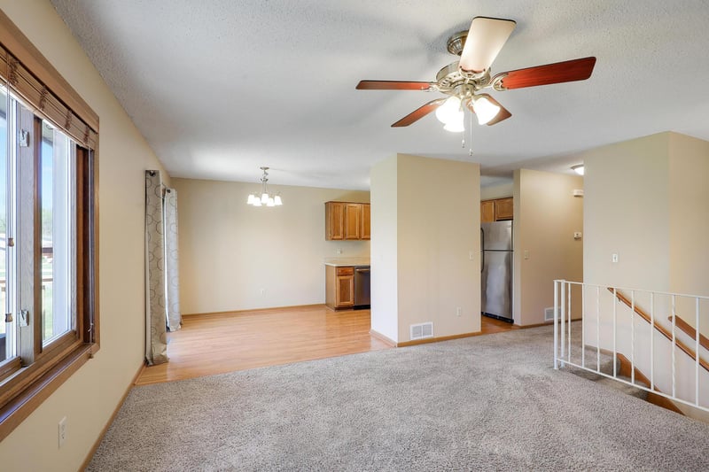 5233 Unity Ct, Crystal, MN 55429