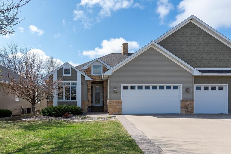 105 Viking Ct, Mankato, MN 56001