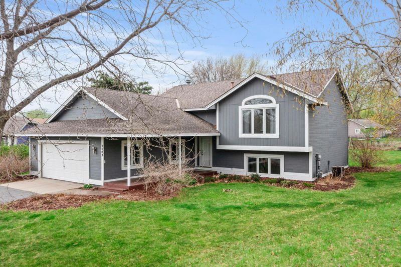 1107 Prairie Ct S, Shakopee, MN 55379
