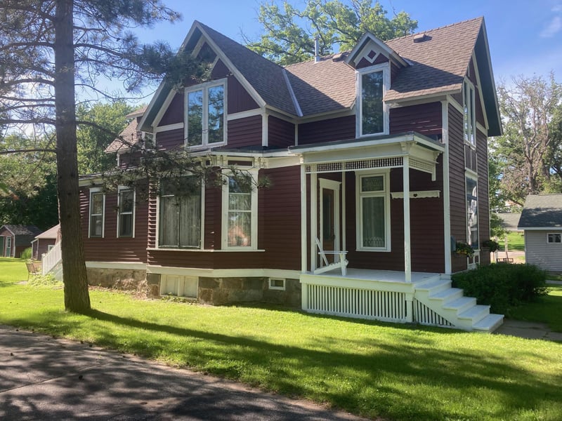 221 Main St N, Sauk Centre, MN 56378