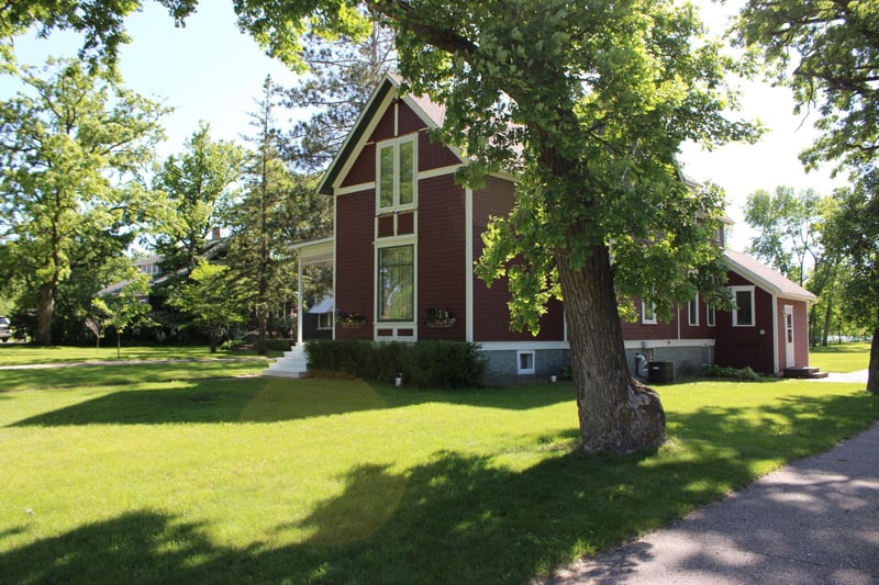 221 Main St N, Sauk Centre, MN 56378