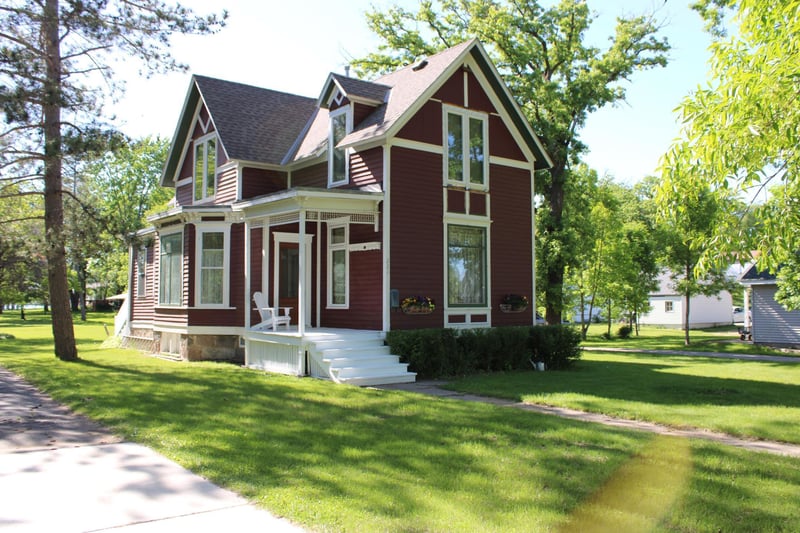 221 Main St N, Sauk Centre, MN 56378