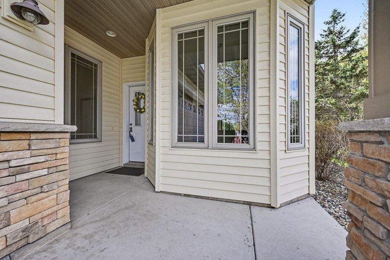 2318 Olivia Ct E, Maplewood, MN 55119