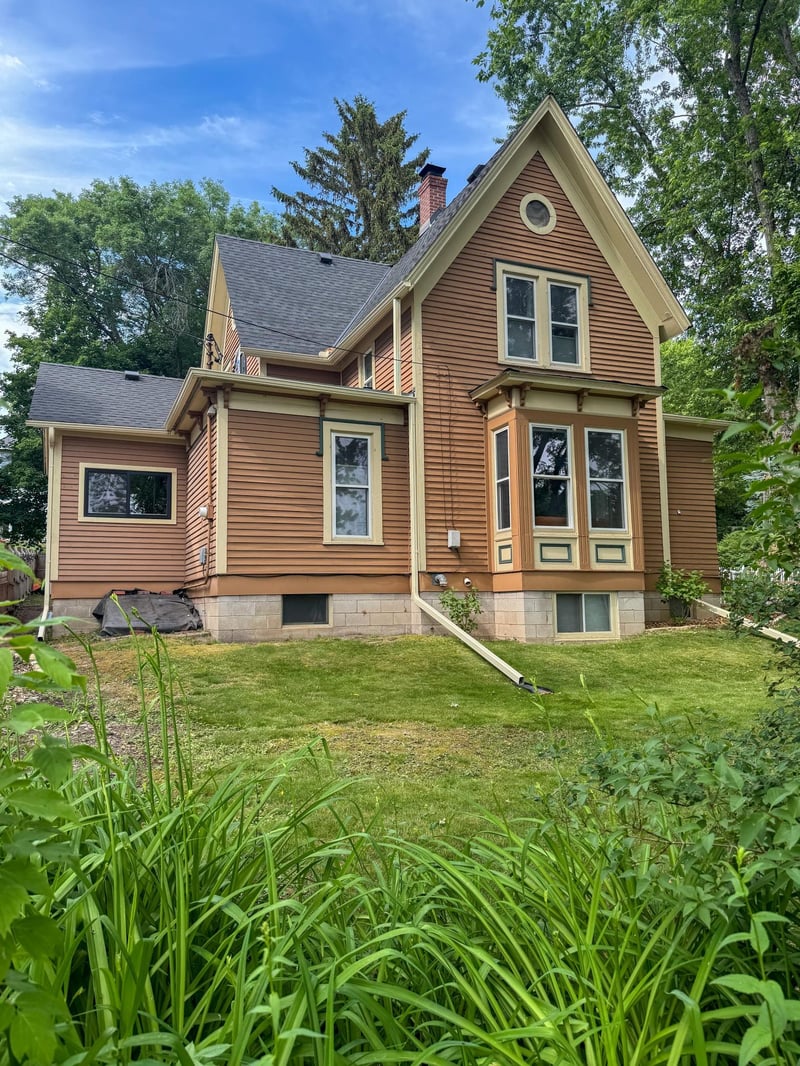 906 4th St N, Stillwater, MN 55082