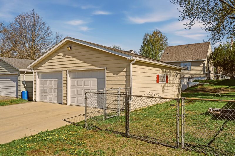 1003 13th Ave SW, Austin, MN 55912